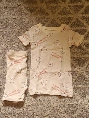 10 for $25 - Old Navy Girls 5T Beige Dumpling Pajama Set - Shorts & T-Shirt